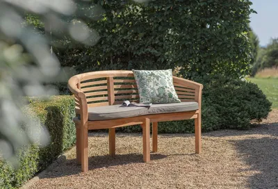 Bramblecrest Broadway Banana Bench (8cm Scroll)